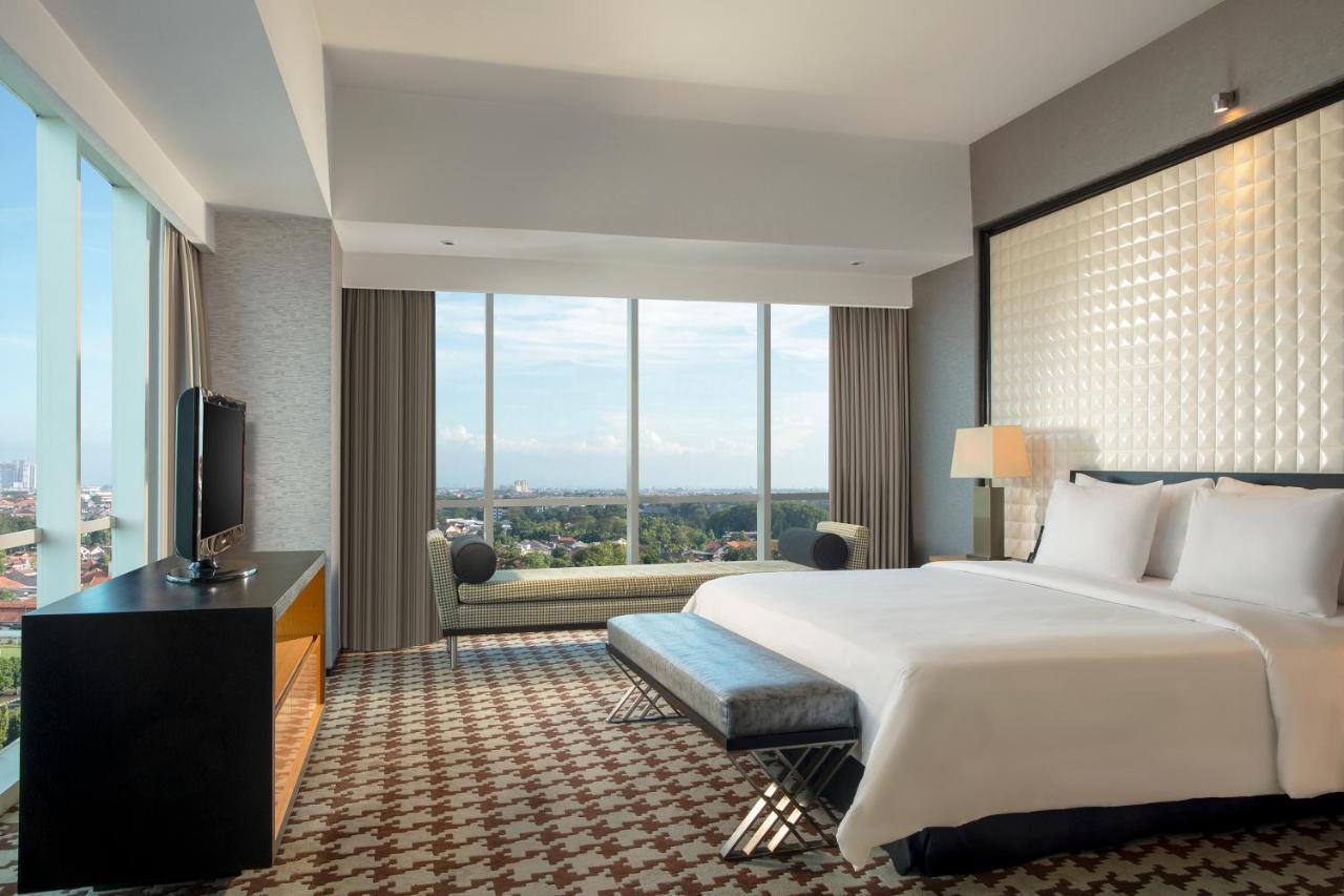 Artotel Ts Suites Surabaia Exterior foto