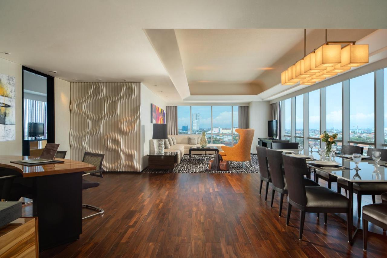 Artotel Ts Suites Surabaia Exterior foto