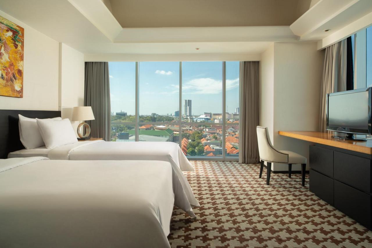 Artotel Ts Suites Surabaia Exterior foto